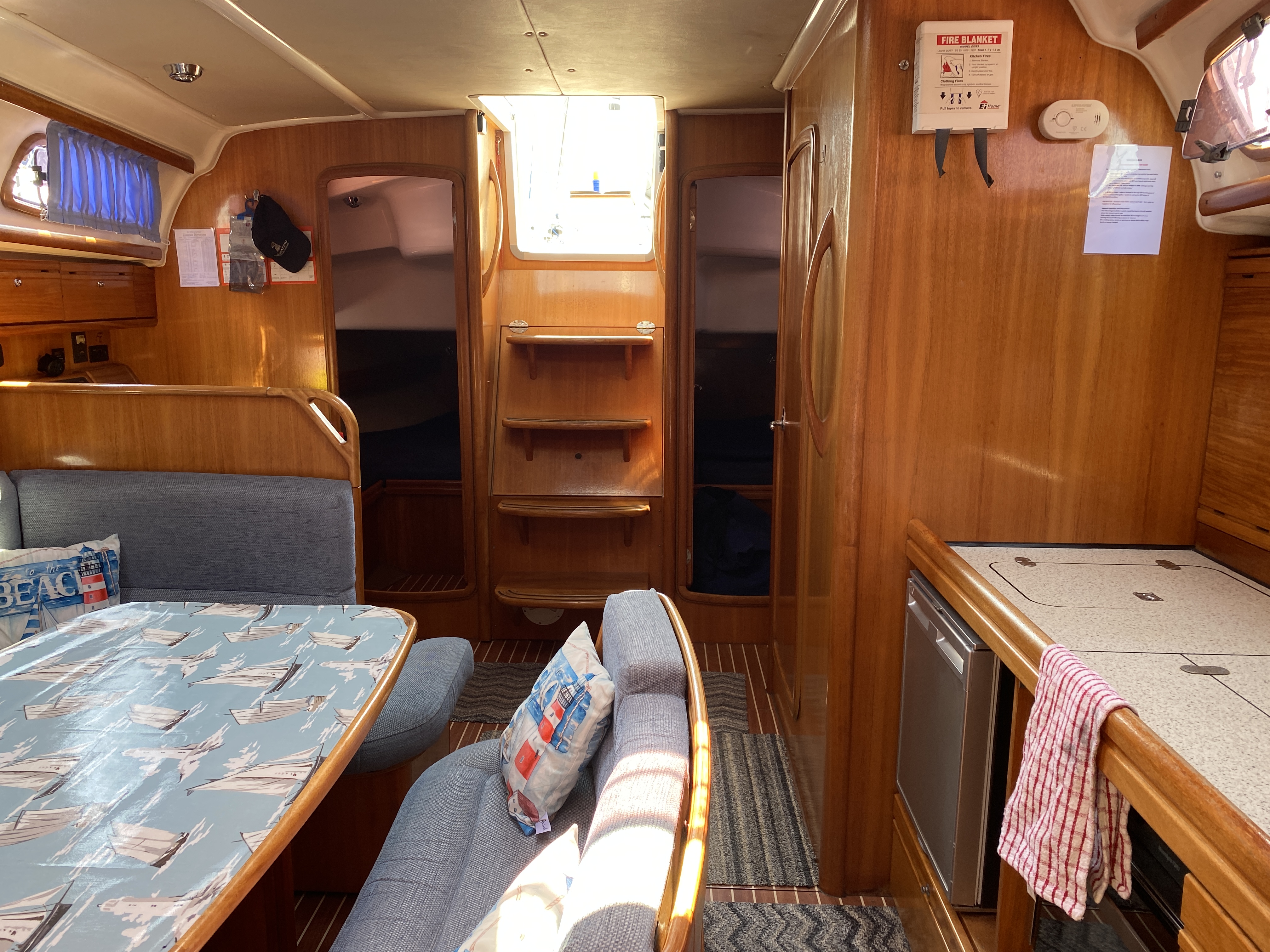 saloon
